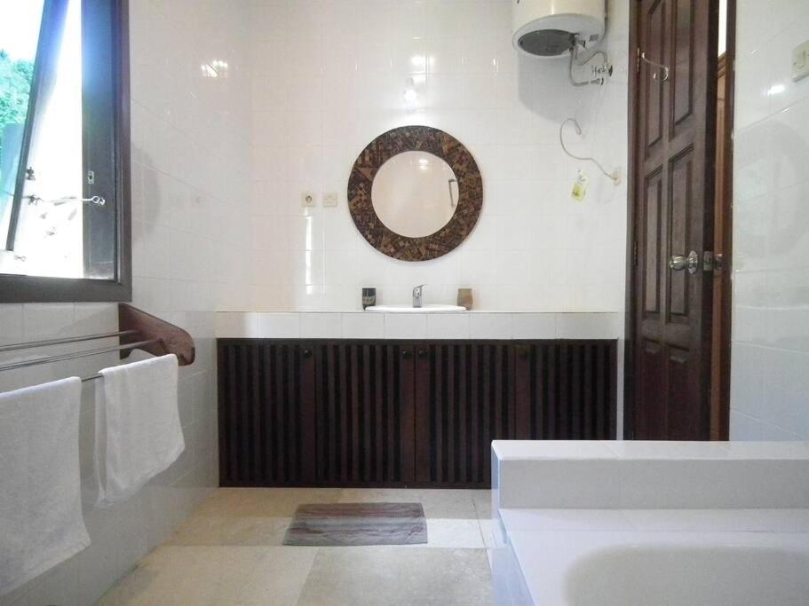 Villa 7, Secret Garden, Kerandangan, Near Senggigi 马塔兰 外观 照片